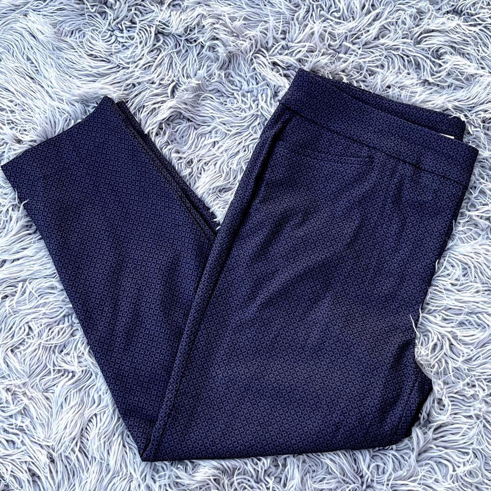 Chico's Brigitte Slim Crop Pull-On Pants Navy Medallion Print 2.5R 14R Slimming